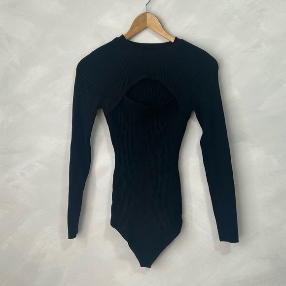 Abercrombie & Fitch Tops - Abercrombie Long sleeve ribbed sweater bodysuit chest cutout size small black
